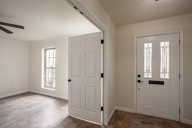 Photo - 6317 Ivanhoe Ln