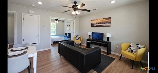 Photo - 1701 Sycamore St