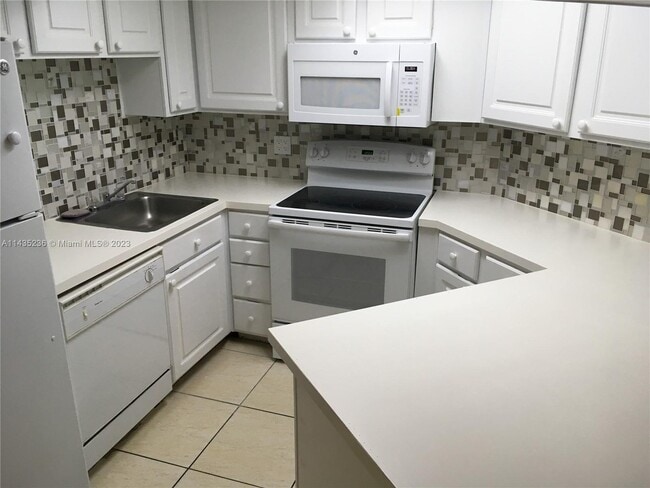 Photo - 8235 Lake Dr Unit 306