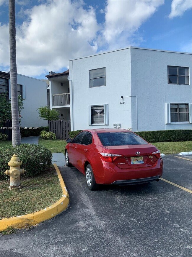 Building Photo - 9445 Fontainebleau Blvd Unit 201