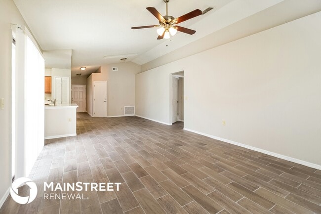 Photo - 257 Churchill Ct