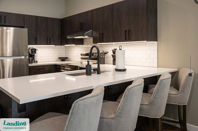 Photo - 1364 E Battlefield Rd Unidad 323.1412448