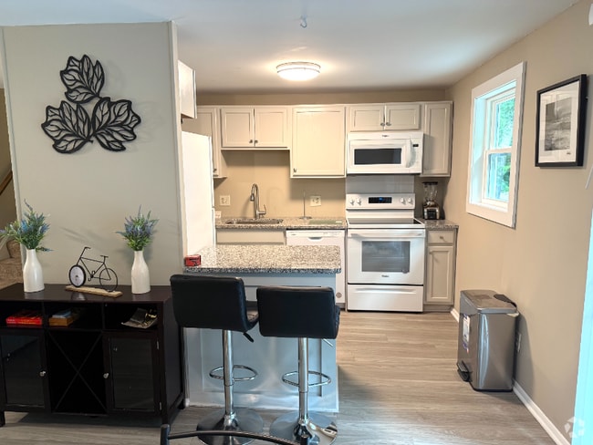 Building Photo - 8014 Bald Ridge Dr Rental