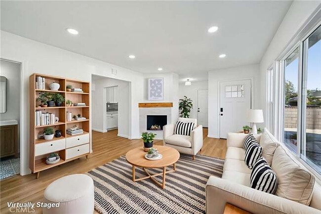 Photo - 1221 Cummings Way