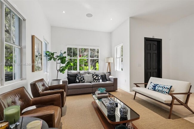 Photo - 7420 SW 54th Ct