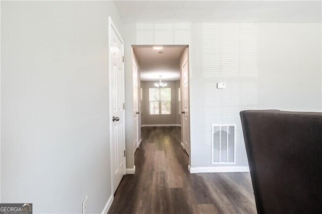 Photo - 5823 Strathmoor Manor Cir