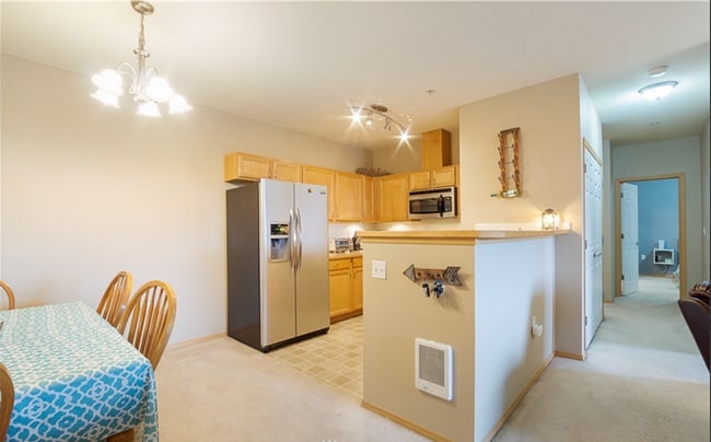 Photo - Beautiful Waterford Crossing 2 bedroom Condo