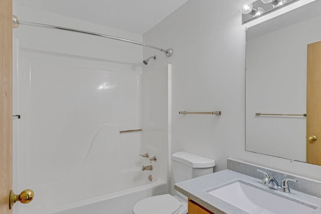 Updated Bathroom - Applewoods Apartments