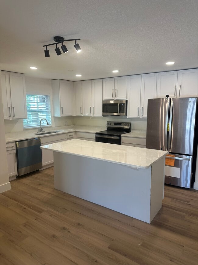 Photo - 3111 W Spruce St