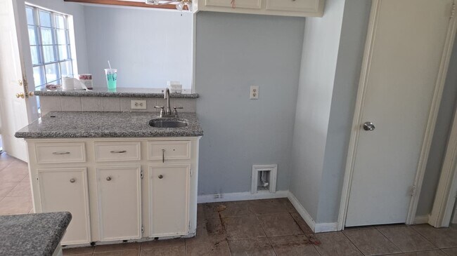 Photo - 12318 De Forrest St