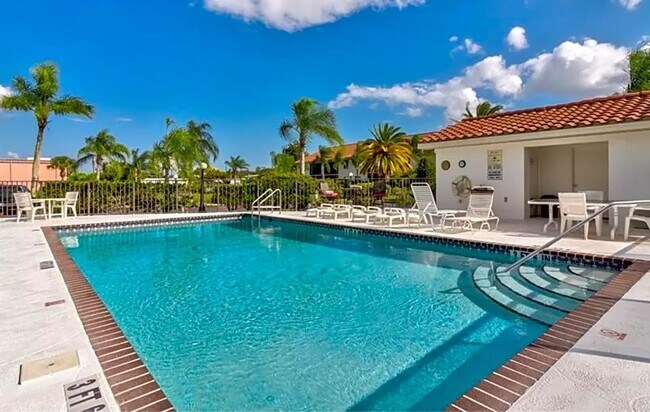 Photo - **Charming Ground Floor Condo in Oakwood S... Unidad 2275 S McCall Rd #102