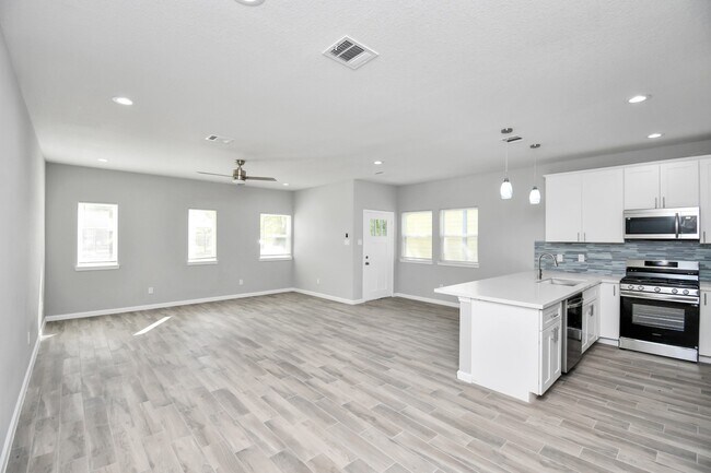 Photo - 5941 Southlea St