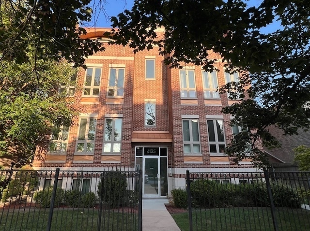 Building Photo - 4135 N Kedvale Ave