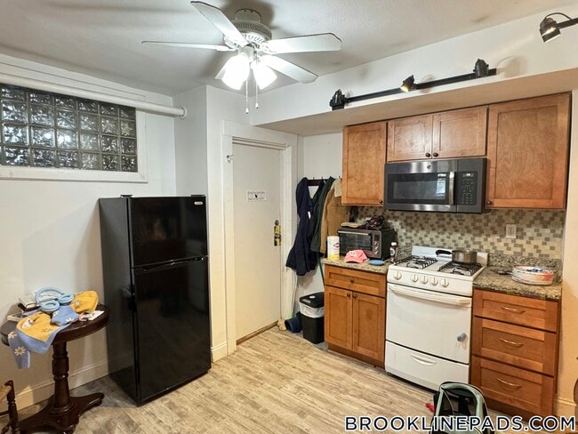 Photo - 1064 Beacon St Unidad D