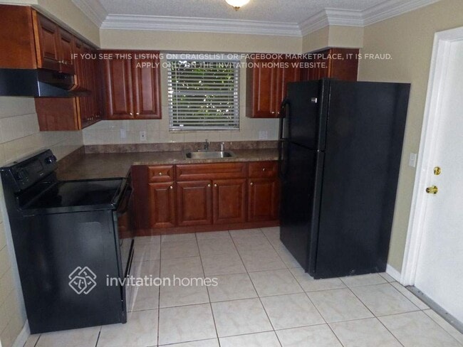 Photo - 4675 Addison St