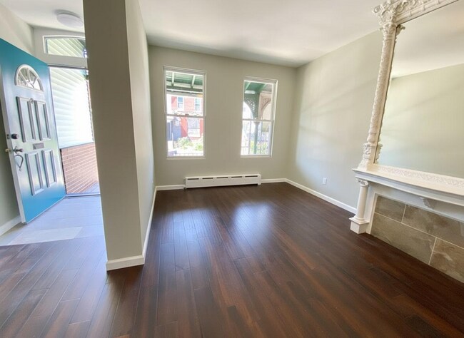 Photo - 929 N 43rd St