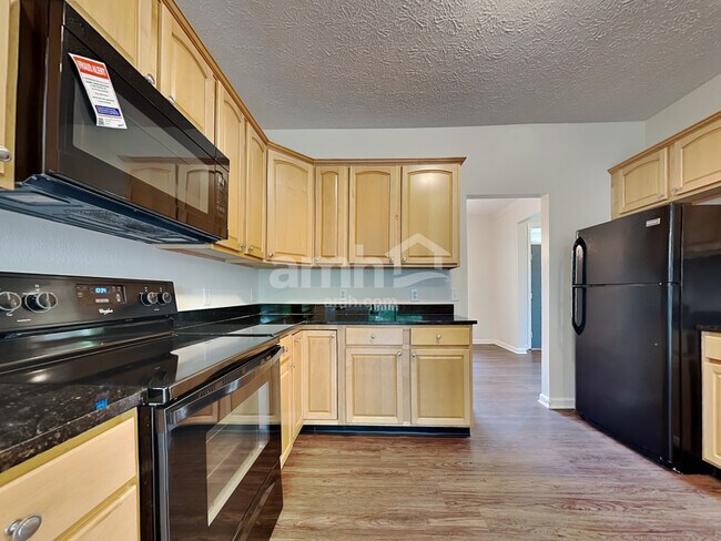 Photo - 551 Montgomery Dr Casa