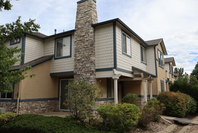 Building Photo - Beautiful Fort Collins 3 Bed, 2.5 Bath Tow... Rental