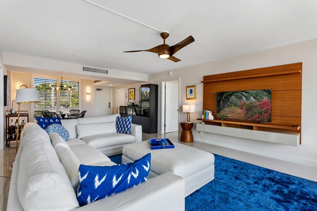 Photo - 130 Lakeshore Dr Unit 323