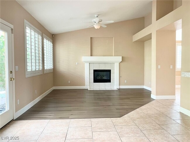 Building Photo - 1917 Sierra Oaks Ln Rental
