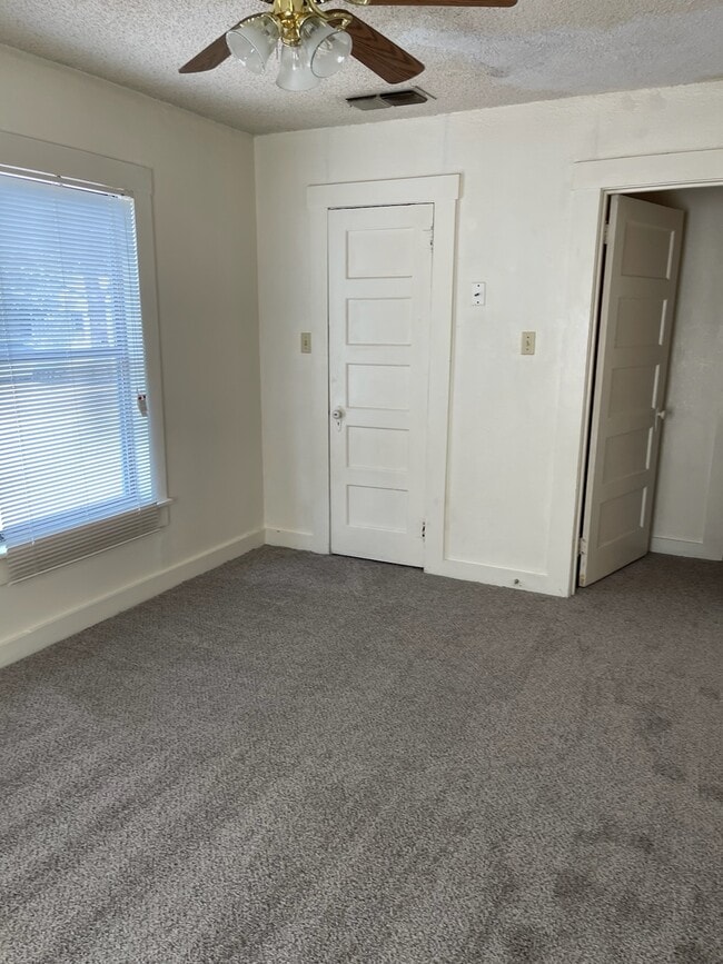 Dormitorio - 1602 Palm St