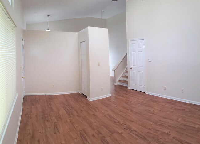 Photo - 1448 Maria Ave