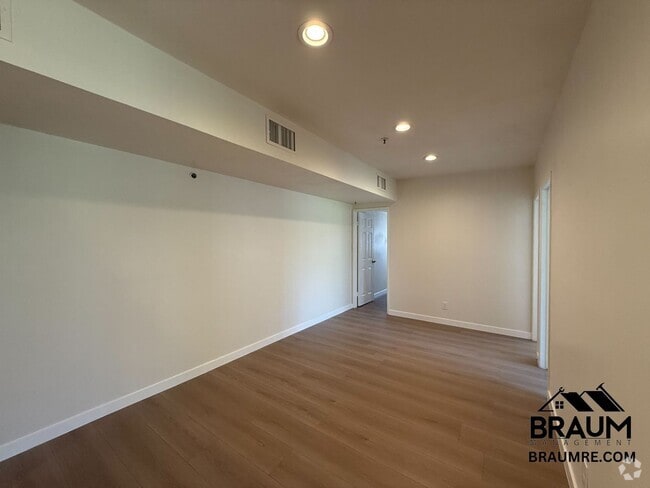 Building Photo - 1537 Franklin St Rental