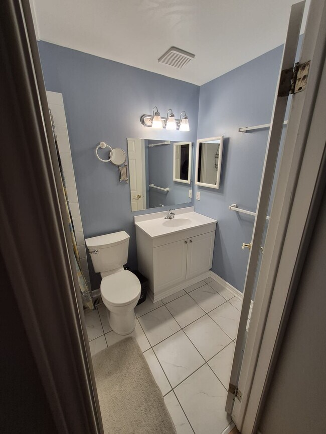 Photo - Spacious End-Unit Townhome with Private Backyard in Prime Location