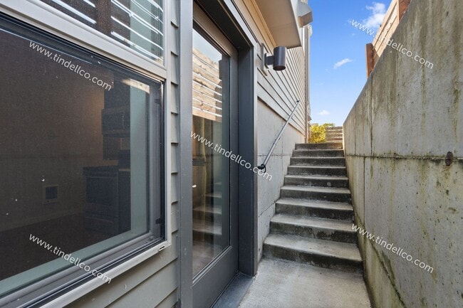 Photo - North Portland Studio ADU – Modern Finishe... Unidad B