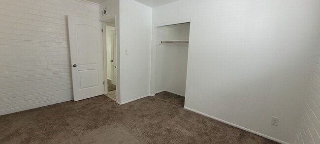 Photo - NEW Fall/Winter Contracts available - Augu... Unit 26