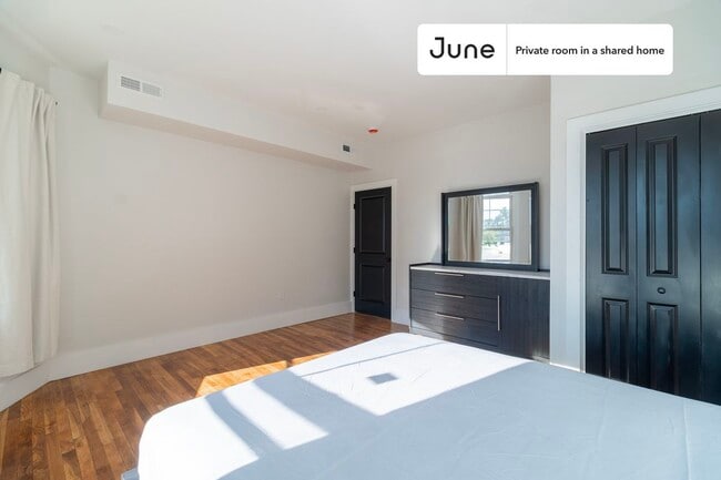 Photo - Room in Shared 5 bed/2 bath home Unidad A