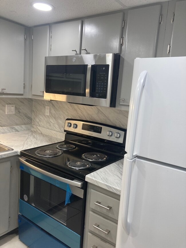 Photo - 3000 NE 16th Ave Unidad RIVER SHORES 405D