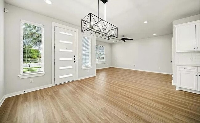 Photo - 2404 S 4th St