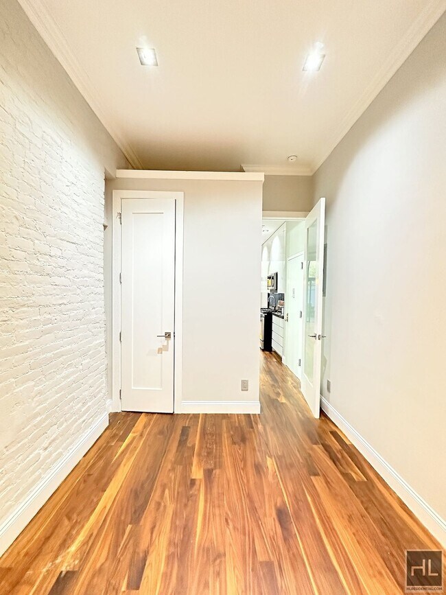 Photo - Mott Street Unit 1RS