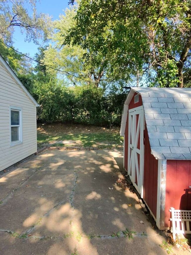 Photo - 2575 Hawthorne Manor Dr