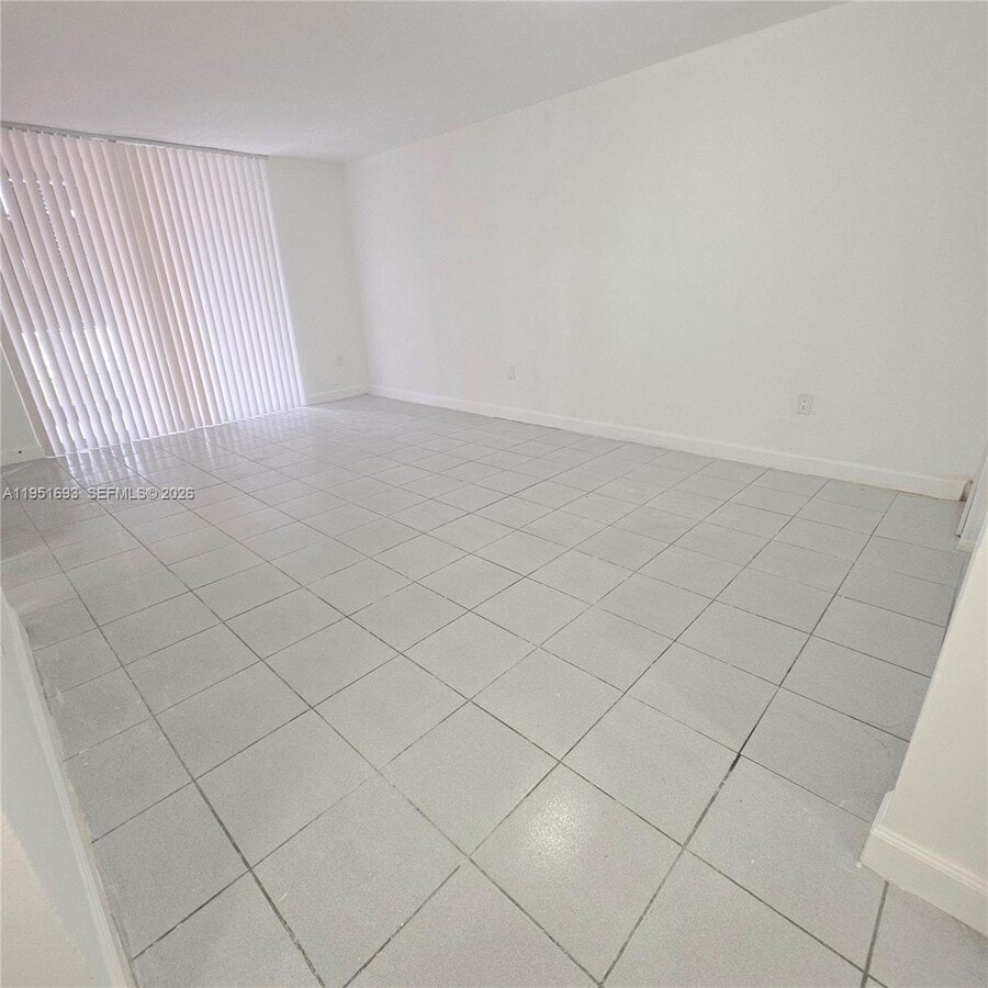 Photo - 19771 SW 114th Ave Unidad 129