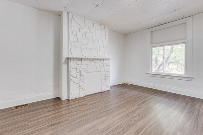 Photo - 112 Tecumseh St Unit 1