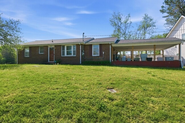 Building Photo - Charming 2b/1b Home in Old Hickory