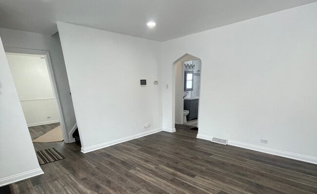 Photo - 228 E 141st St