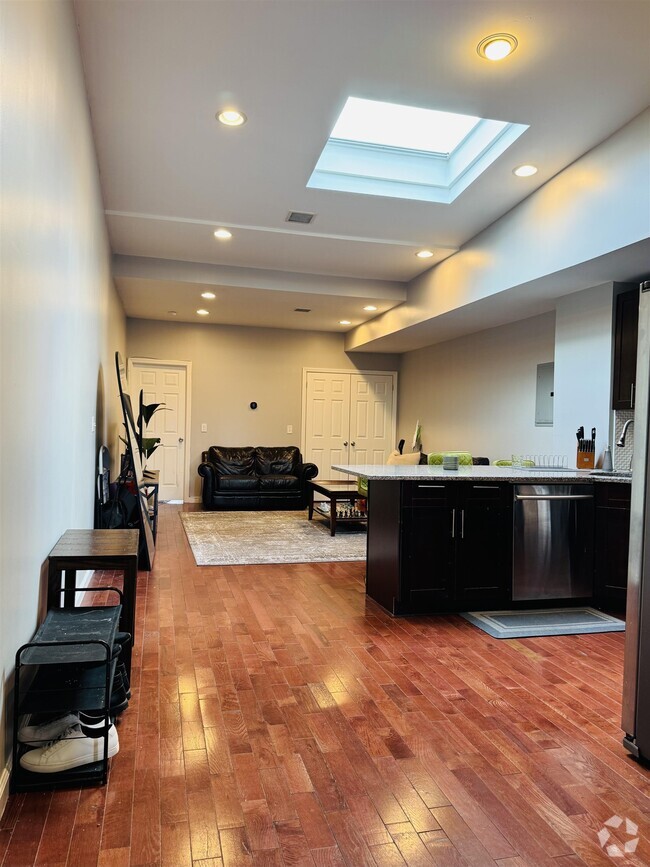 Building Photo - 447 Mercer St Unit 2A Rental