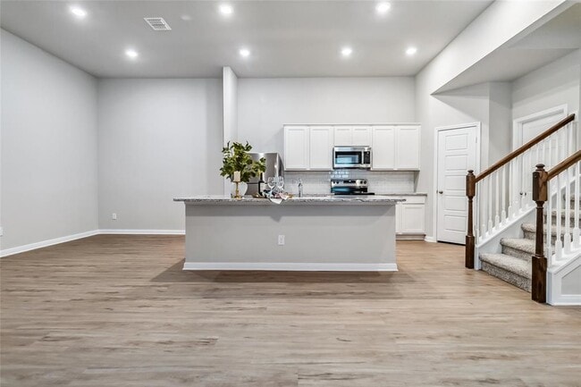 Photo - 428 Cross Barn Blvd