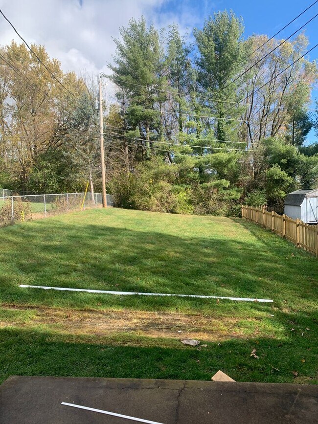 3 bedroom duplex for rent 206 Wakefield Rental Casas en