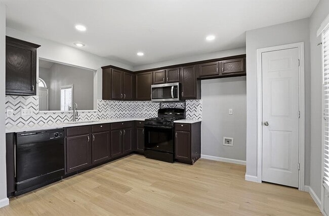 Photo - 2410 Charlie Harley Dr