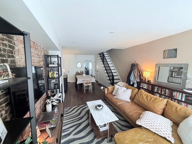 Photo - 1832 S Mole St