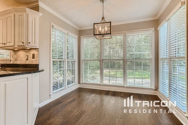 Photo - 105 Emerling Ln