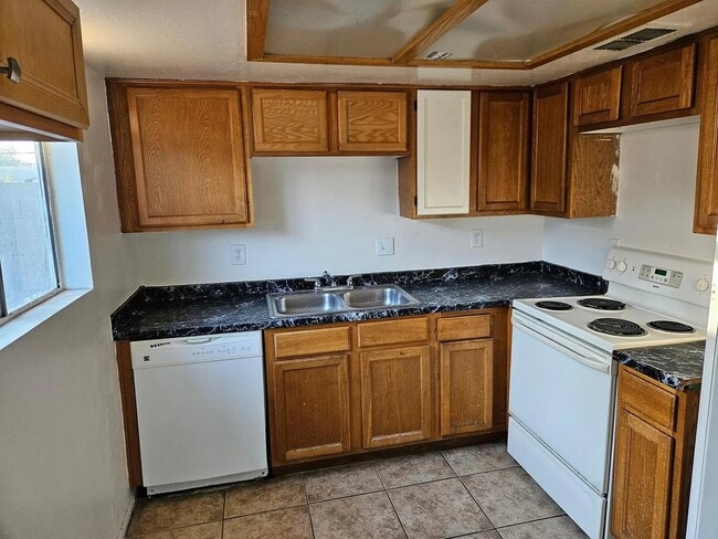 Photo - 2847 N 46th Ave Unit 2847 N 46th Ave 13