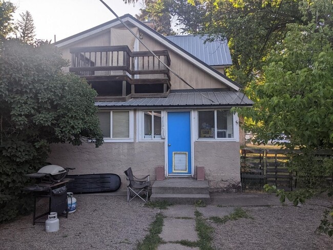 Photo - 835 E 6th Ave