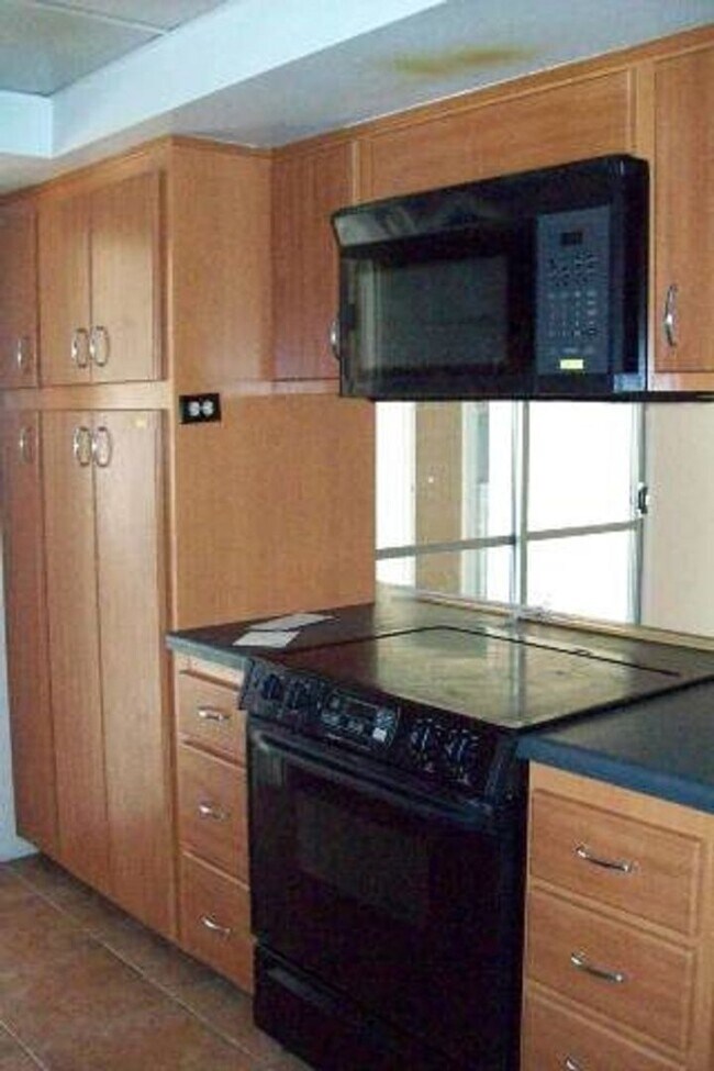 Photo - Spacious 4 Bed Home with Pool & Arizona Room