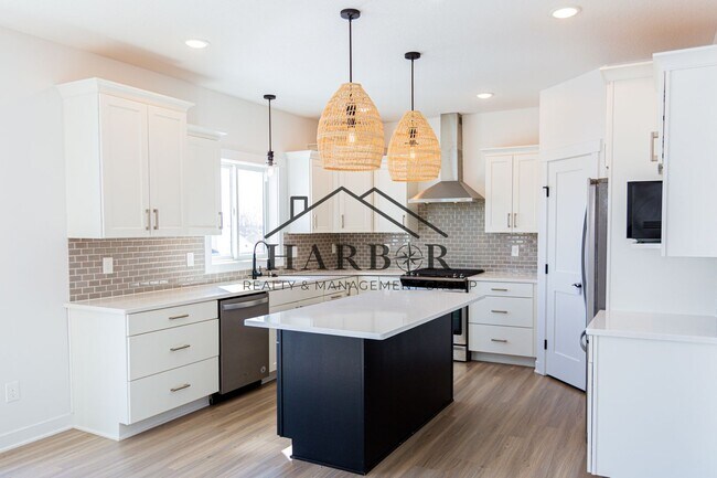 Photo - 4144 Genevieve Ln NW