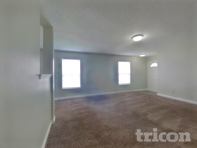 8538 Bluff Point Dr